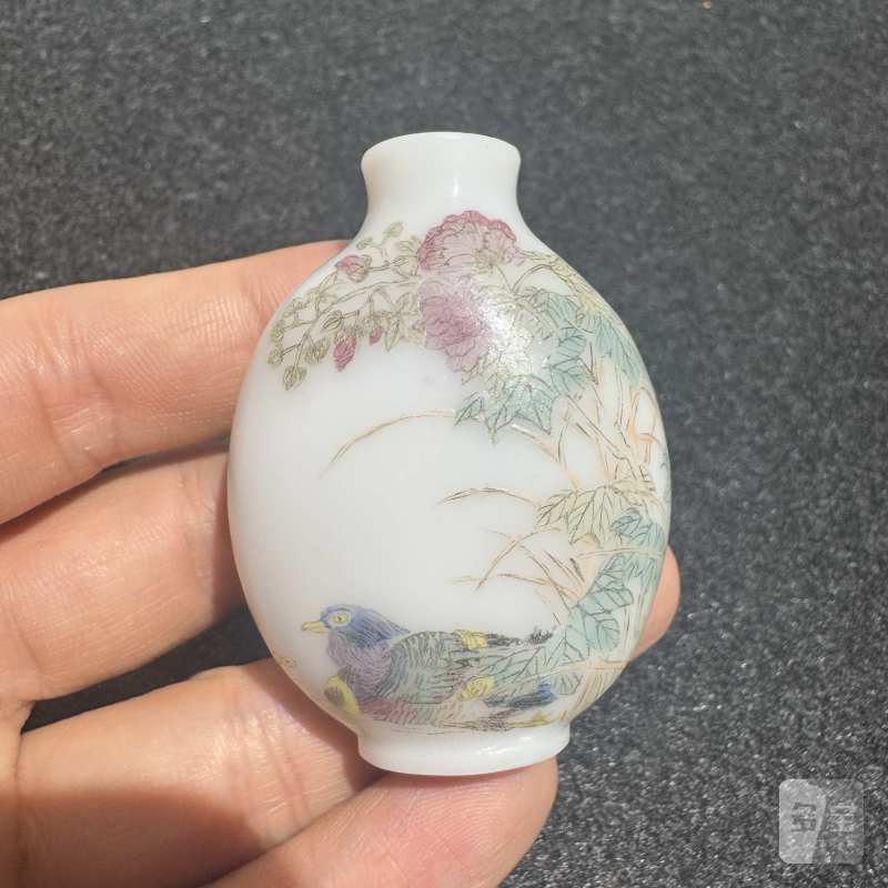 清 料胎画珐琅花卉游鸟图鼻烟壶 - 图4